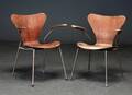Arne Jacobsen. To stole model 3207 2