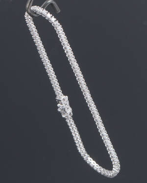 Klassisk brillant-tennisarmbånd af 14 kt. hvidguld, i alt ca. 2.82 ct