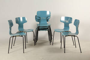Arne Jacobsen. Sæt på otte T- stole, model 3103 8
