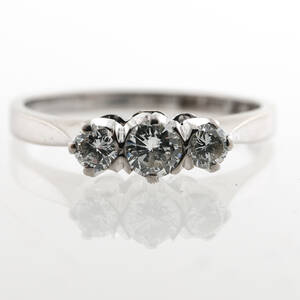 Ring med diamanter ca 0.37 ct 18K