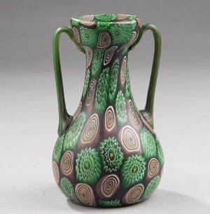 Tosi vase af polykrom glas. Ca. 1900