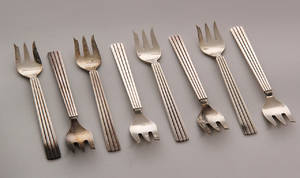 Sigvard Bernadotte for Georg Jensen. Otte kagegafler 8