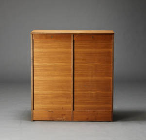 Dansk møbelproducent. Dobbelt jalousiskab