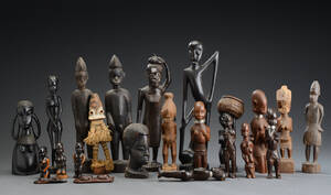 Samling afrikanske figurer 23