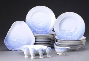 Bing  Grøndahl, Mågestellet med guldkant 25