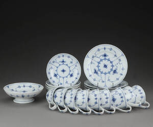 Samling musselmalet porcelæn, hjemmedekoreret 22