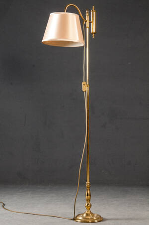 Stehlampe, Messing, auf Tellerfuß
