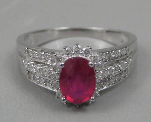 Rubin- og brillantring