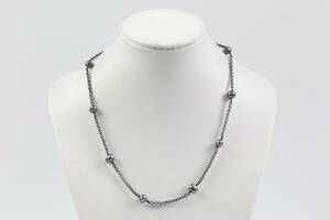 COLLIÉR, oxiderat silver med odlade sötvattenspärlor
