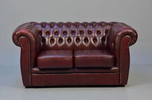 Sofa i Chesterfield stil