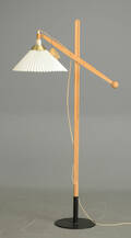 Gulv-  standerlampe, Le Klint, model 325 af Vilhelm Wohlert, bøg