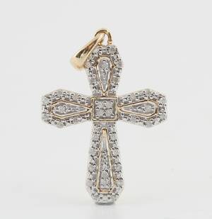 Pendant in 9k with diamonds 0.11ct This lot has been put up for resale under the new lot no. rnrn4678911
