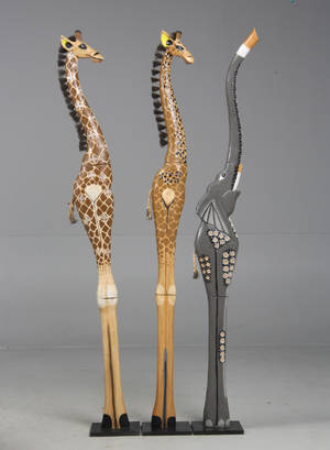 Giraffer og elefant udskåret  træ 3