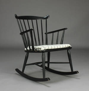 Dansk møbelproducent. Gyngestol