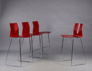 Four Design. Fire barstole af formspændt træ 4