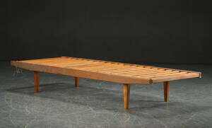 Daybed af egetræ, dansk møbelproducent 1960erne
