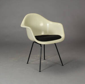  Charles Eames. Armstol, model DAX Denne vare er sat til omsalg under nyt varenummer 4491404