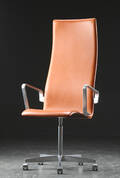 Arne Jacobsen. Oxford kontorstol med armlæn, cognacfarvet læder