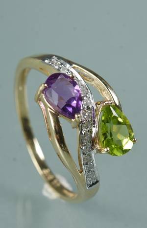 Ring med periodot, ametyst og diamanter