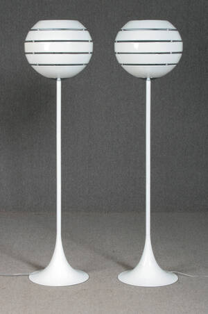 Par Manhattan standerlamper, hvidlakeret aluminium 2