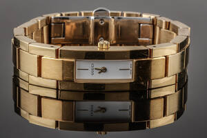 Gucci damearmbåndsur af forgyldt stål, ref. 4600L Denne vare er sat til omsalg under nyt varenummer 4489499