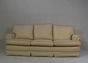 3-Sitzer Sofa, handgenähter Bezug in ecru korall