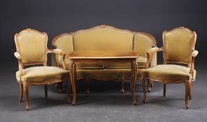 Rokokoform sofa, par armstole samt sofabord, nøddetræ 4