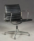 Charles Eames, Armlehnstuhl EA-117, für Vitra, Leder
