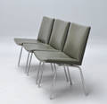 Hans J. Wegner 1914-2007. Sæt på tre Lufthavnsstole. 3