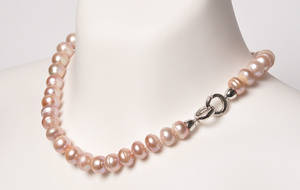 Smykkesæt med rosa ferskvands kulturperler