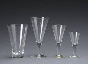 Per Lütken for Holmegaard, glasbesætning, Clausholm 43