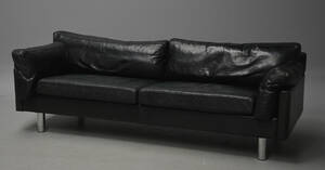 Mogens Hansen. 2,5 pers. sofa med sort læder