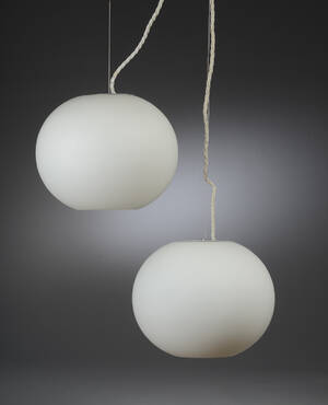 Jasper Morrison. Par pendler, model Glo-Ball S1. 2