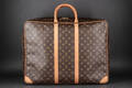 Louis Vuitton. Kuffert. Model Sirius 55. Monogram canvas. Denne vare er sat til omsalg under nyt varenummer 4692984