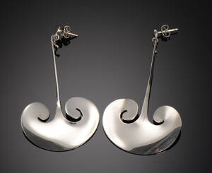 Vivianna Torun Bülow-Hübbe for Georg Jensen, par ørestikker af sølv 2