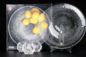 GLASFÖREMÅL, 4 delar b.l.a iittala