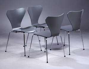 Arne Jacobsen. Sæt på fire stole model 3107 4 