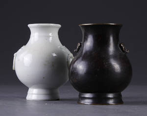 Kinesiske vaser, porcelæn og bronze. Sen Qing. 2