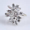 Diamantring af 18 kt. hvidguld, i alt ca. 2.00 ct Denne vare er sat til omsalg under nyt varenummer 4529452