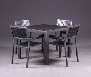 Havemøbelsæt. Spisebord i artwood og 4 stole 5