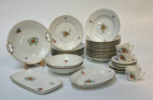 Bing Grøndahl, Ægir middagsservice af porcelæn. 33