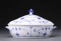 Royal Copenhagen. Musselmalet riflet terrin nr. 283