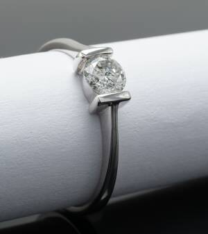 Solitairering med brillant på ca. 0.36 ct.  Denne vare er sat til omsalg under nyt varenummer 4902009