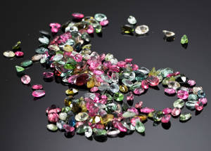 Uindfattede turmaliner - 51 ct.