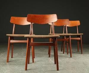 Dansk møbelproducent. Fire spisestole af teaktræ, 1960erne 4