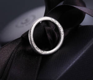 Ole Lynggaard. LOVE nr. 1 ring af 14 kt. satineret hvidguld Denne vare er sat til omsalg under nyt varenummer 4301866