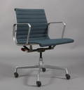 Charles Eames 1907-1978. Kontorstol på firepasfod mhjul. Hermann Miller.