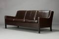 Dansk møbelproducent. Tre-pers. sofa