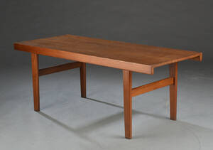 Møbelproducent. Sofabord af massiv teaktræ