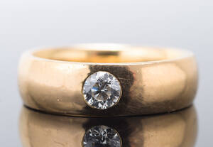 Solitairering, med brillant på ca. 0.30 ct. 18 kt. guld